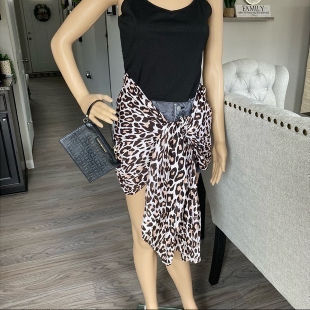 ✨ NEW Leopard Print Lightweight Scarf - Brown/Cream - Picture 5 of 8